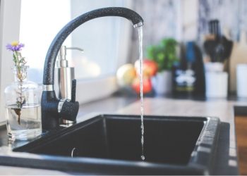 Atención vecinos y turistas. Restricción del servicio de agua corriente