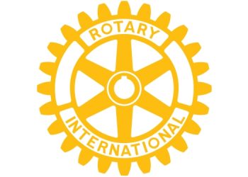 Reconocimientos del Rotary Club a los egresados con mejor promedio, asistencia y compañerismo.