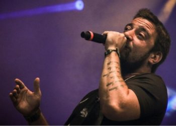  El Piti Fernández inaugura los recitales en la playa, al atardecer.