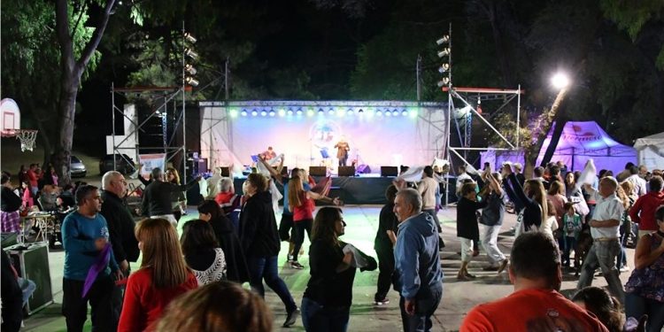 Llega el 6º Festival de Folklore junto al Mar.