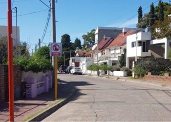 Se estableció una única mano de estacionamiento sobre calle Dufaur.