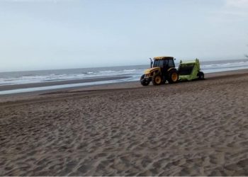 Servicios Públicos en plena tarea de limpieza y mantenimiento