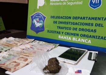 Actuaba de manera eufórica. Lo detuvieron con marihuana y LSD