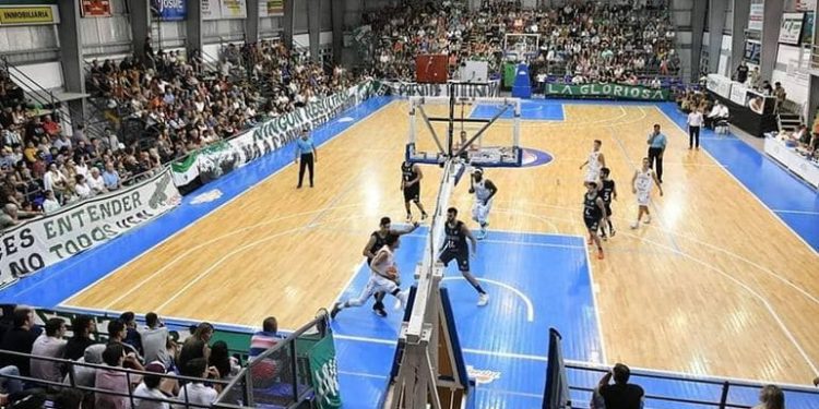 Villa Mitre en el Polideportivo Municipal