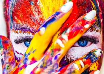 “Mujeres” muestra plástica en el Centro de Convenciones en el mes de la Mujer