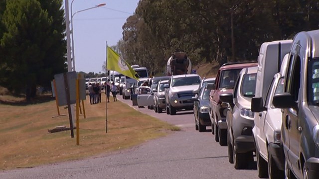 Caravana acceso a Monte Hermoso