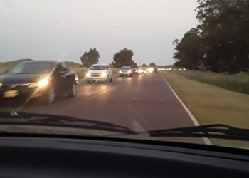 Largas colas a la salida de Monte Hermoso