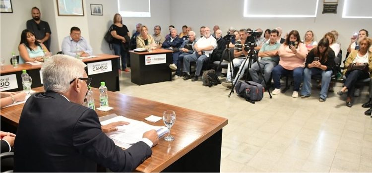 Anuncios del Intendente local en el HCD