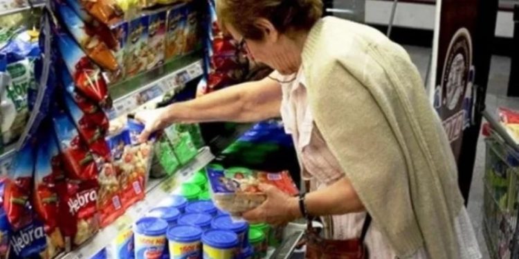 La AFIP pone en marcha el reintegro del IVA para jubilados, pensionados y beneficiarios de la AUH