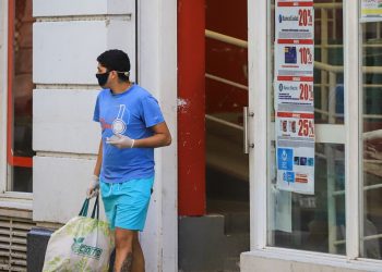 El Gobierno confirma el primer caso «autóctono» de coronavirus en Argentina