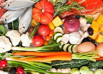 Recomiendan consumir alimentos frescos y comidas caseras para “fortalecer las defensas”