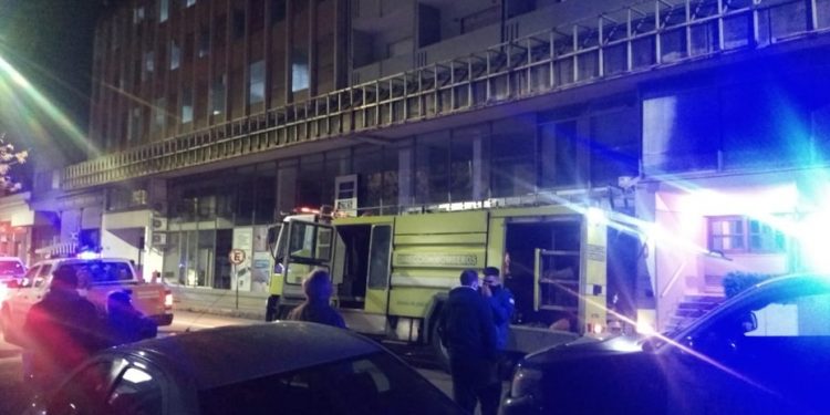 Bahía Blanca. Se incendió un departamento en pleno centro y las pérdidas fueron totales