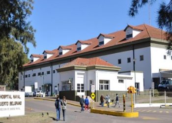 Desde el Hospital Naval de Punta Alta aseguran que no pueden hacerle frente a la pandemia