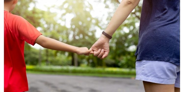 Proyecto de ley para autorizar «paseos acotados» con chicos durante la cuarentena
