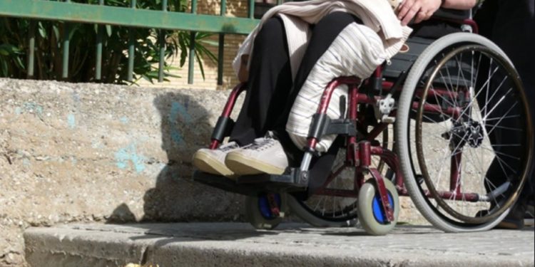 Máximo de 500 metros y días según DNI: decreto sobre salidas para personas con discapacidad