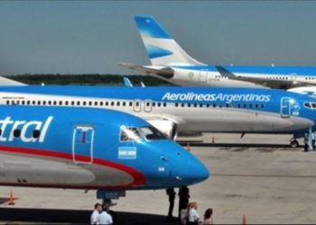 Aerolíneas Argentinas anunció que se fusiona con Austral en una sola empresa