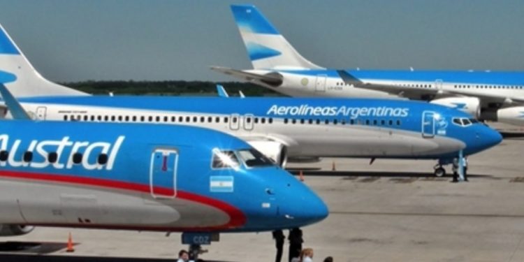 Aerolíneas Argentinas anunció que se fusiona con Austral en una sola empresa