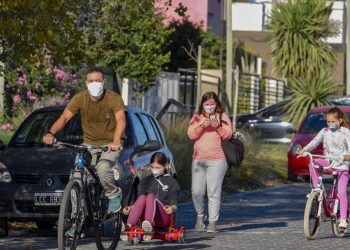 Con la vista puesta en el Parque Eólico, Bahía flexibiliza un poco más la cuarentena