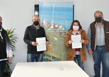 “Manos Montehermoseñas” y la ACIMH refrendaron el acuerdo para colaborar con los artesanos locales.