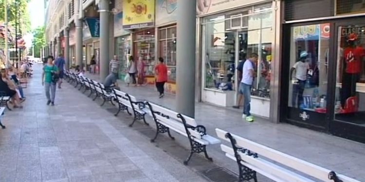 Bahía Blanca. Provincia habilitó la venta de indumentaria, calzado y servicios domésticos.