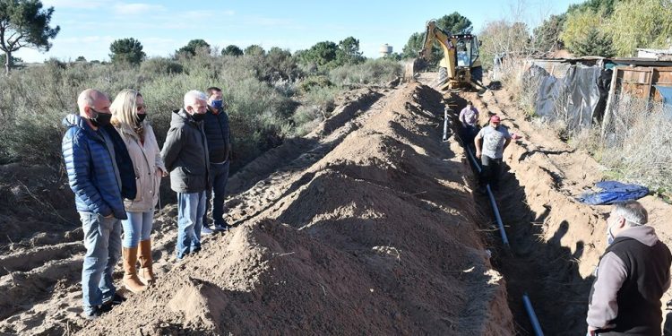 Barrio Esperanza: Comenzó el tendido de red de agua corriente