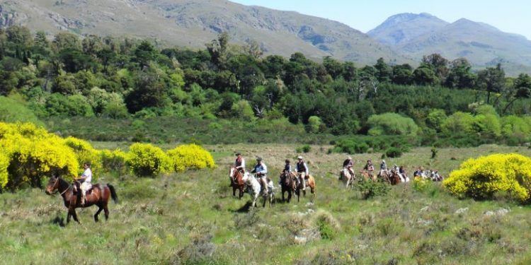 Reabrirían a partir del próximo fin de semana, alojamientos y excursiones en el distrito de Tornquist.
