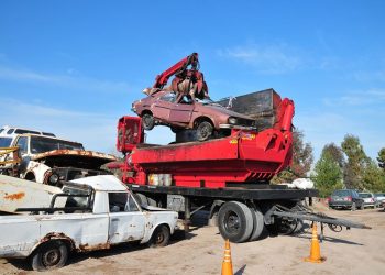 Se compactaron 22 vehículos abandonados
