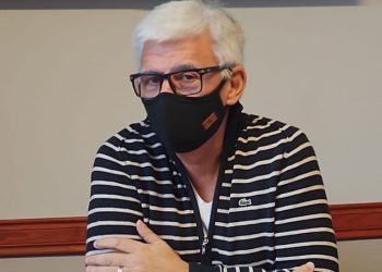 Conferencia del Intendente Dichiara, preocupado por la situación en Bahía Blanca.