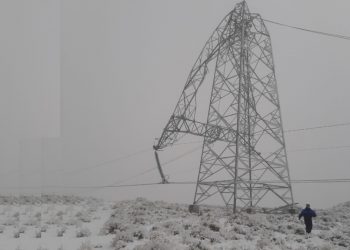 El temporal de nieve y viento derribó 37 torres de la central Futaleufú