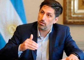 «Si una familia no puede pagar la cuota del colegio, no se puede obstruir que el alumno rinda»