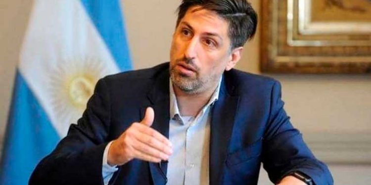 «Si una familia no puede pagar la cuota del colegio, no se puede obstruir que el alumno rinda»