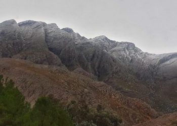 Leve nevada en las Sierras