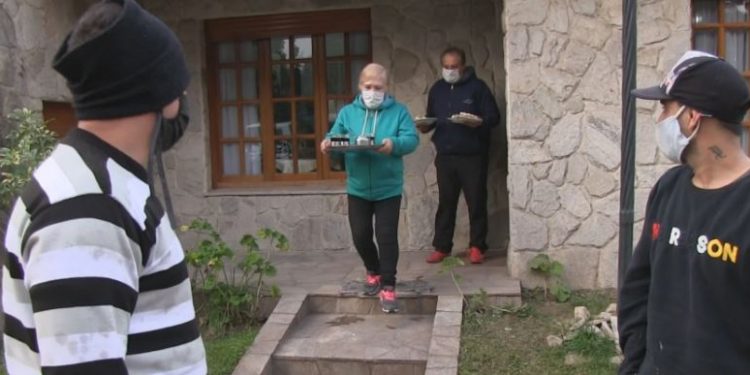 La solidaridad de dos Montehermoseños en plena pandmeia