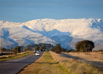 Salió el Sol en Sierra de la Ventana y dejó al descubierto un hermoso paisaje nevado