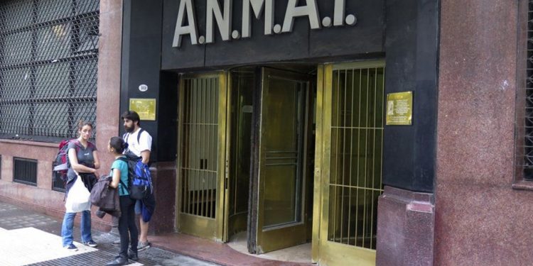 La ANMAT prohíbe uso y comercialización de falso medicamento contra el coronavirus