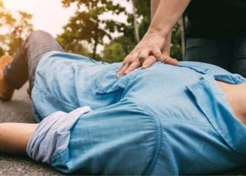 Dos policías salvan a un abuelo en Cerri