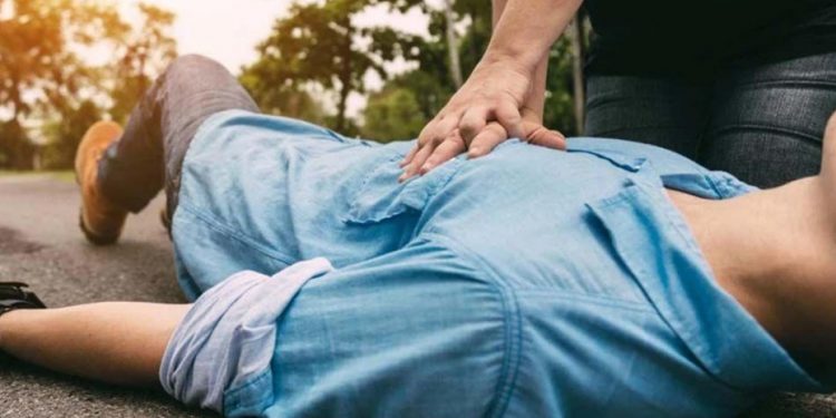 Dos policías salvan a un abuelo en Cerri