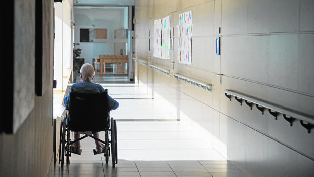 Ancianos solos en geriatricos