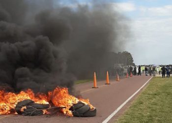 incendios en monte y piquete en la ruta
