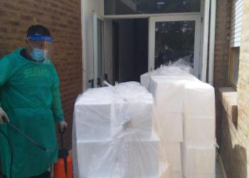 vecinos no residentes donaron conservadoras para el hospital municipal