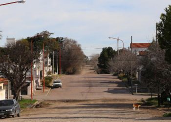 Asfalto de calles en monte hermoso