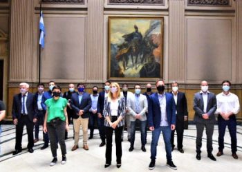 Dichiara e intendentes peronistas presupuesto kicillof