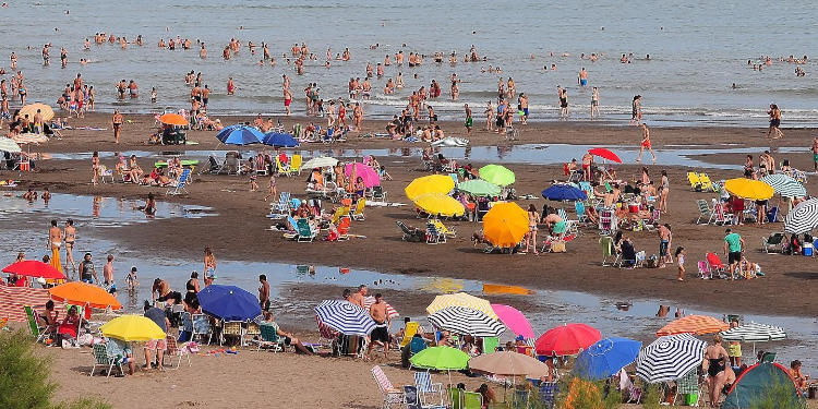 Playa monte hermoso temporada 2021