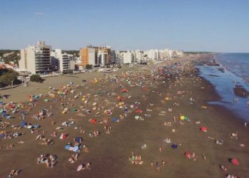 playa con distanciamiento monte hermoso temporada 2021