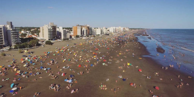 playa con distanciamiento monte hermoso temporada 2021