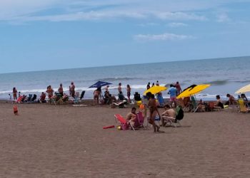 playa monte hermoso temporada