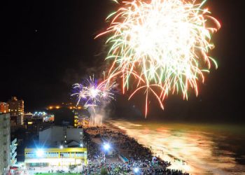 Fuegos artíficiales en Monte Hermoso