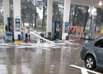 Temporal en Monte Hermoso sudestada ypf