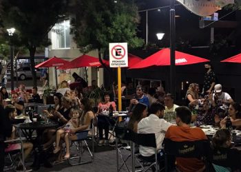 reclamos de vecinos por ruidos molestos en la peatonal monte hermoso