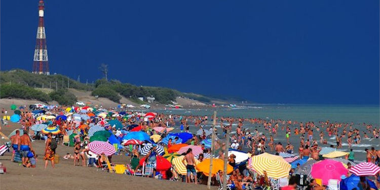 Monte Hermoso vista faro recalada